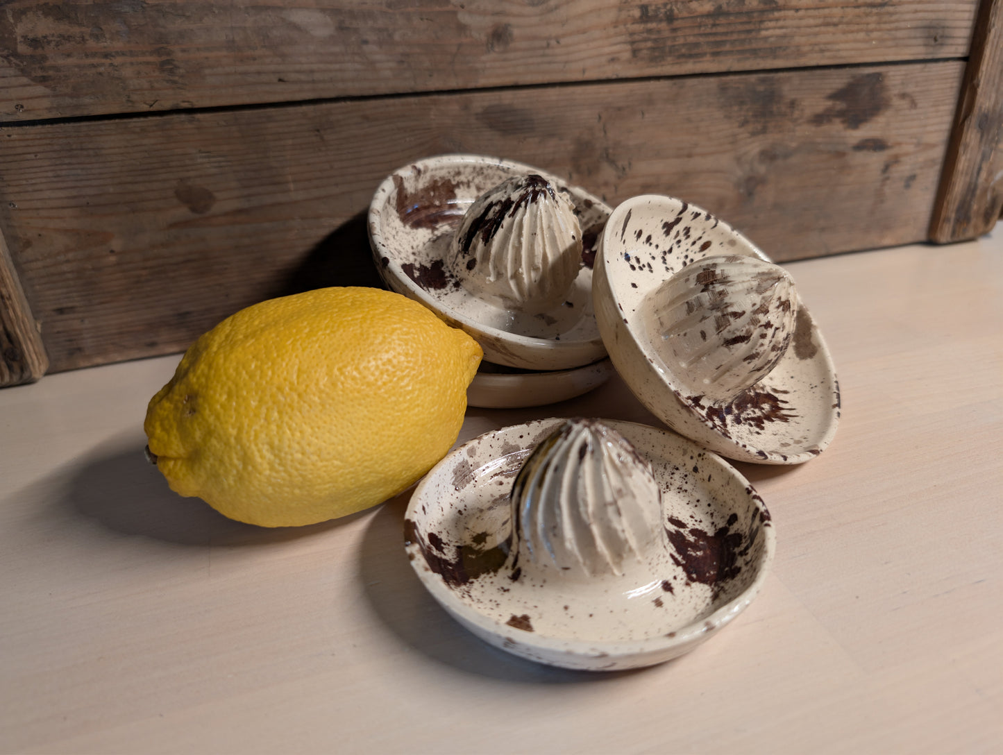 Citronpress - Vit med stänk