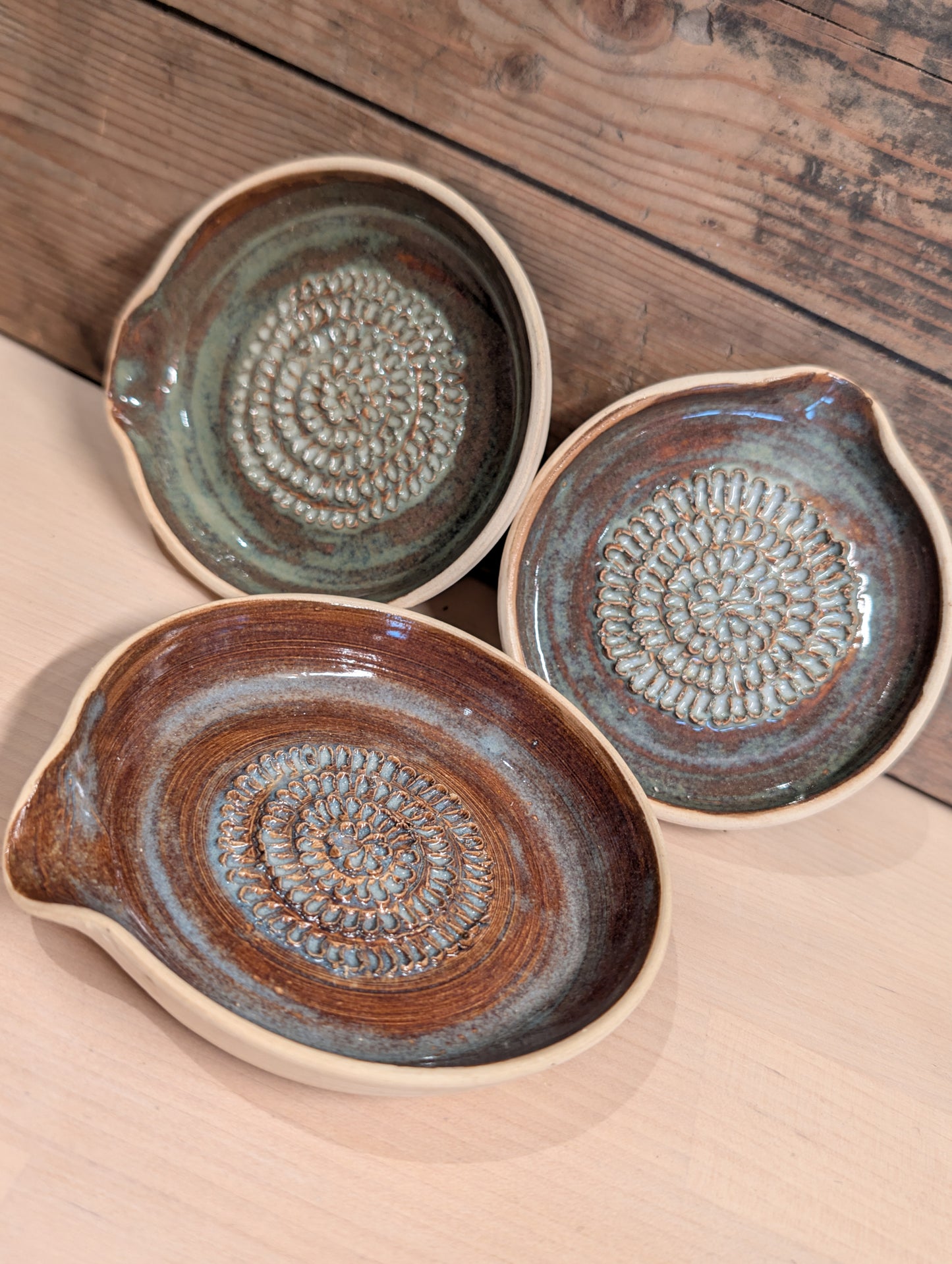 Vitlöksrivare Färgad